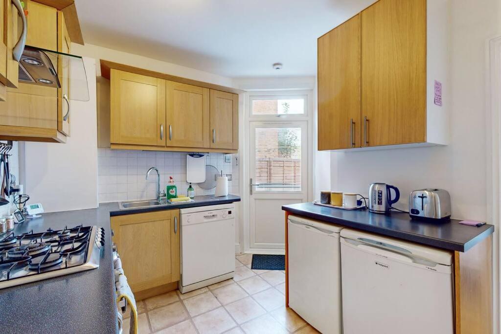 Spacious 2Bd Apartment Cricklewood London Exterior photo